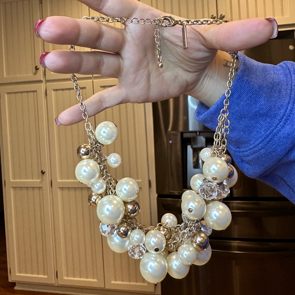 The Limited Elegant Pearl And Gold Necklace 10$
